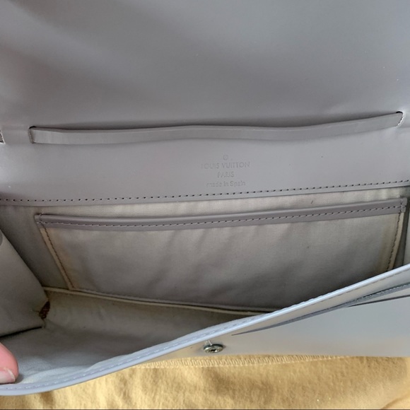 Louis Vuitton Epi Mauve Small Shoulder Bag - Picture 5 of 7